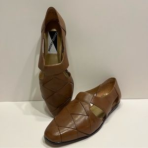 Mootsies Tootsies Tan Woven Loafers